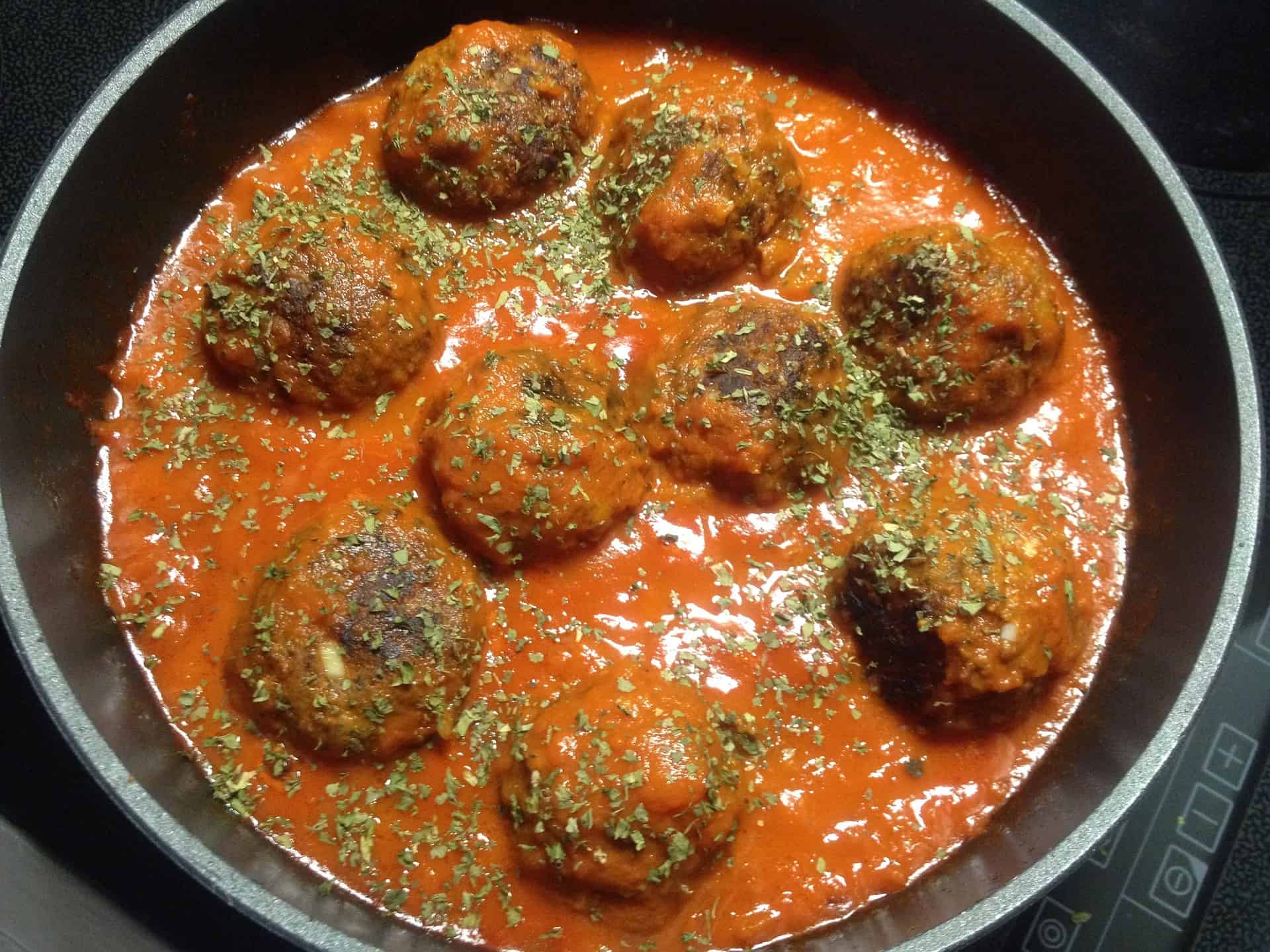 Albóndigas con Salsa de Tomate